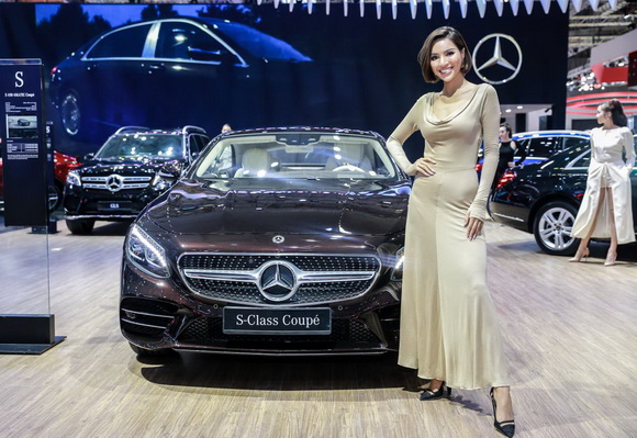 Vietnam Motor Show 2018, Mercedes-Benz, Hoa hậu H’Hen Niê